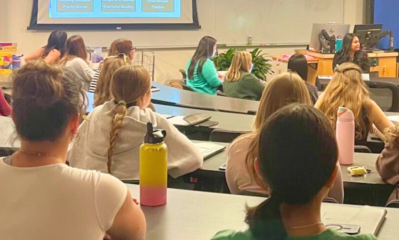 Group of Enterprise Mobility employees posing for a picture