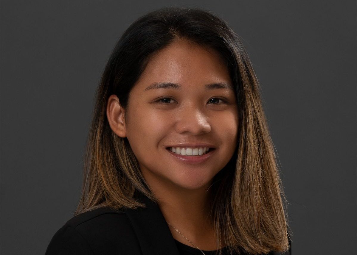 Blog Bio Photo Template - Roxanne L. 